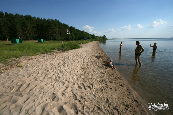 Пляж на озере Дривяты