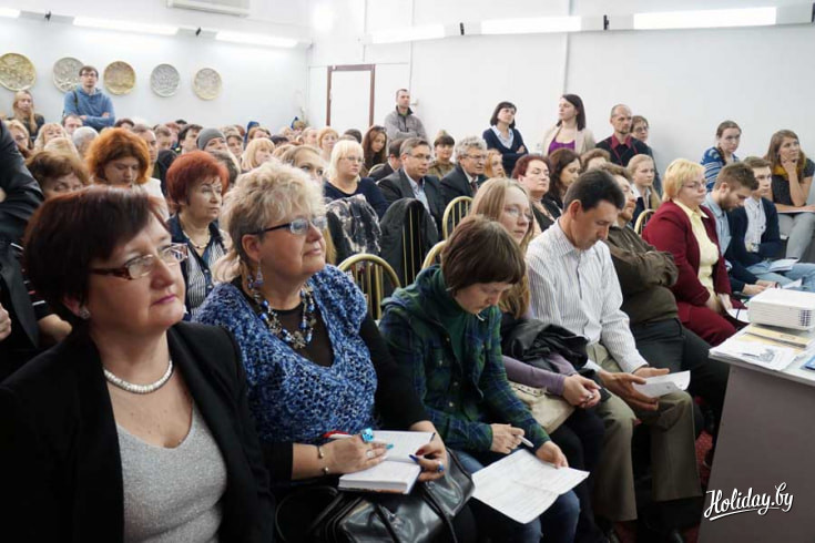 Во время презентации новых туристических маршрутов по Беларуси, в зале яблоку было негде упасть. Что очень радует, ведь это верный показатель того, что с каждым годом интерес к отдыху в Беларуси становится всё больше 