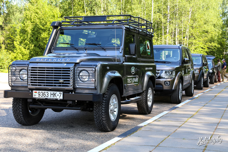 Пока ещё чистой автоколонной экспедиция Land Rover 2014 прибывает в Березинский биосферный заповедник