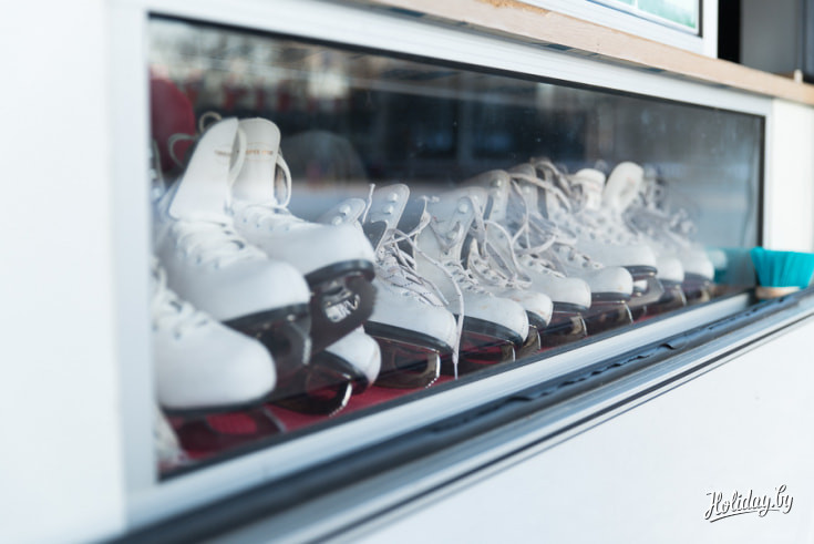 Коньки в аренду обойдутся одному человеку в 35 тыс. белорусских рублей