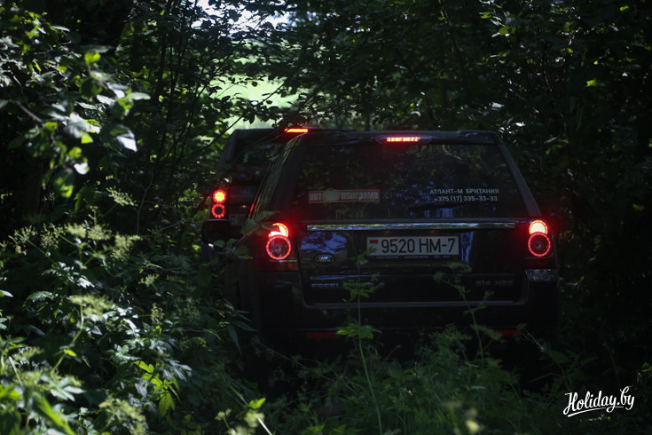 Все автомобили Land Rover справились с ним с легкостью. Водители получили требуемую долю внедорожного адреналина