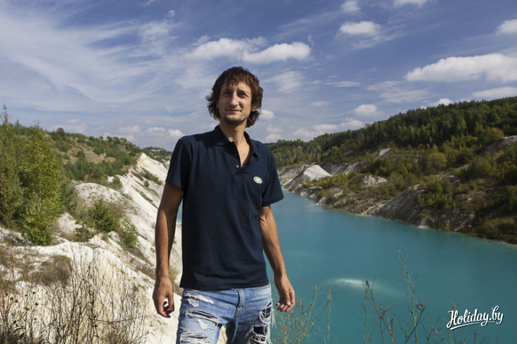 Фотограф Александр Tarantino Жданович во время экспедиции Land Rover