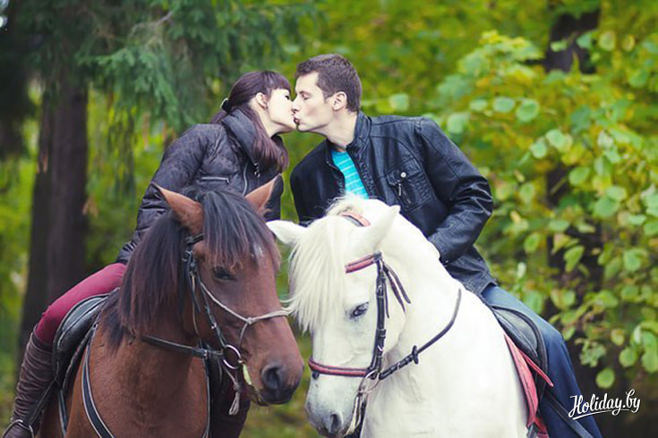 Никакая девушка не устоит перед принцем на белом коне