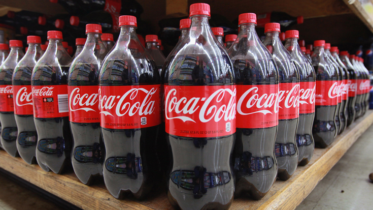 Во время экскурсии по заводу Coca Cola можно поучаствовать в викторине и получить приз. Фото: sostav.ru