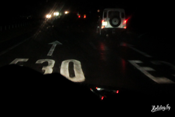 Ночная трасса в дождь не является коньком 