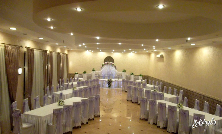 Банкетный зал коттеджа Gold