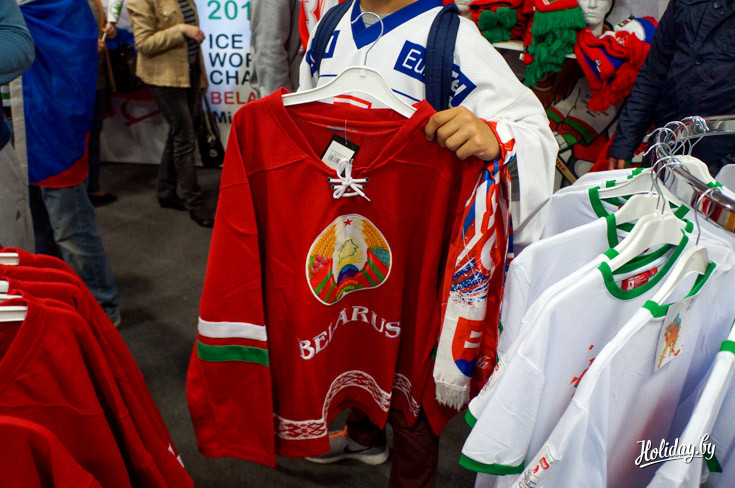 Байки с гербом Беларуси раскупали более активно. Стоит такая вещь 840 тысяч белорусских рублей