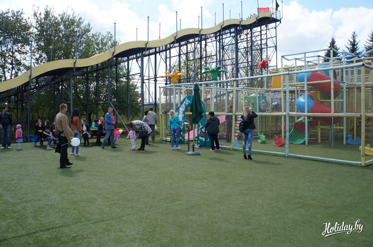 Детских площадок в парке 
