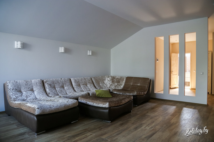 VIP-размещение на третьем этаже усадьбы. Самый дорогой номер в сутки стоит 210 у.е.