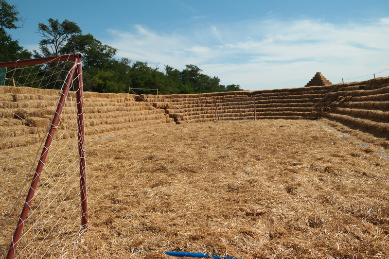 Праздник Культурно-спортивный праздник «Соломенное дерби»