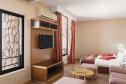 Отель Days Inn Hotel & Suites -  Фото 9