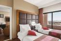 Отель Days Inn Hotel & Suites -  Фото 11
