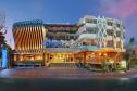 Отель Aston Canggu Beach Resort -  Фото 1