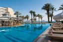 Отель Constantinou Bros Pioneer Beach Hotel -  Фото 1