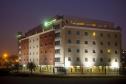 Отель Holiday Inn Express Dubai Internet City, an IHG Hotel -  Фото 2