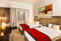 Отель Holiday Inn Express Dubai Internet City, an IHG Hotel -  Фото 17