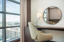 Отель Hampton By Hilton Dubai Airport -  Фото 7