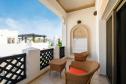Отель Sharq Village & Spa, a Ritz-Carlton Hotel -  Фото 24