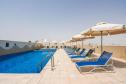 Отель Premier Inn Dubai Investments Park -  Фото 2