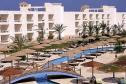 Отель Hilton Hurghada Long Beach Resort -  Фото 2