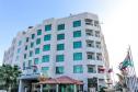 Отель Days Inn Hotel & Suites -  Фото 1