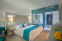 Отель FUN&SUN King Evelthon Beach Hotel & Resort -  Фото 3