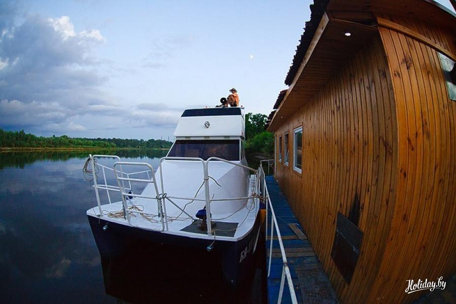 озеро сетон поколюбичи. илоранта выборг. агроусадьба с маленькой речкой. усадьба «дом на берегу» алтай. швеция деревня озеро.