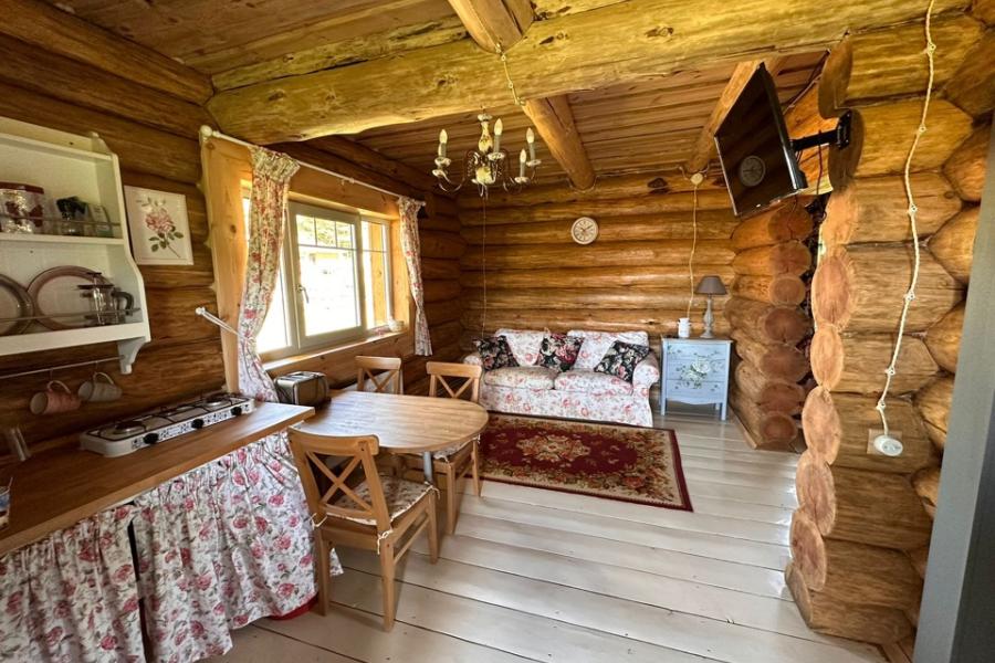 Интерьер коттеджа Stesha Lodge в Глубокском районе