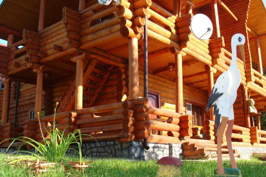 Территория усадьбы «Песчаный берег» на Чигиринском водохранилище