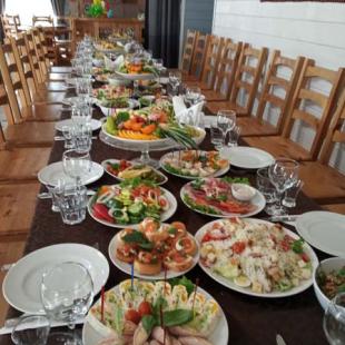 Дом для проживания и малый банкетный зал