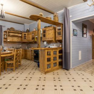 Дом для проживания и малый банкетный зал