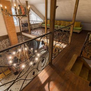 Дом для проживания и малый банкетный зал