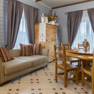 Дом для проживания и малый банкетный зал