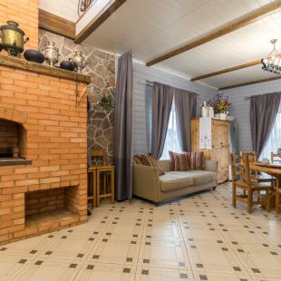 Дом для проживания и малый банкетный зал