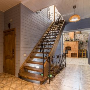 Дом для проживания и малый банкетный зал