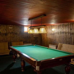 Дом для проживания и малый банкетный зал