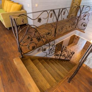 Дом для проживания и малый банкетный зал