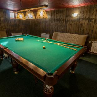 Дом для проживания и малый банкетный зал