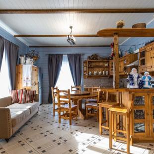 Дом для проживания и малый банкетный зал