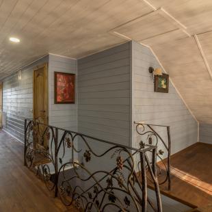 Дом для проживания и малый банкетный зал