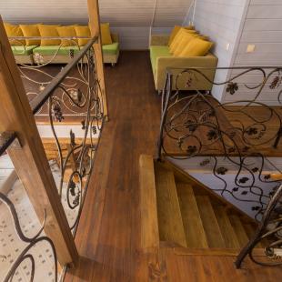 Дом для проживания и малый банкетный зал