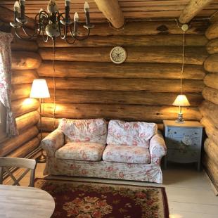 Интерьер коттеджа Stesha Lodge в Глубокском районе