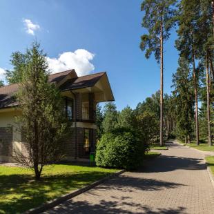 Основной альбом - отображаются первые 6 фото