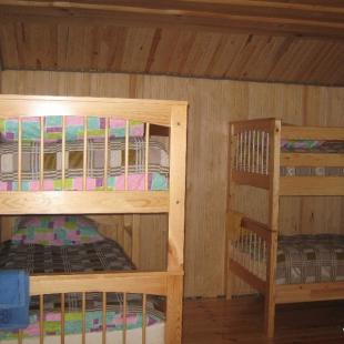 Спальня в усадьбе «Нясвижския вытоки». Арендовать усадьбу для отдыха с маленькими детьми в Белоруссии