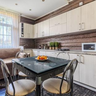 "Домик у пруда" 2-х уровневый дом на 13 человек