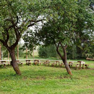 Загородный комплекс «Кветки яблыни» рядом с Вилейским водохранилищем