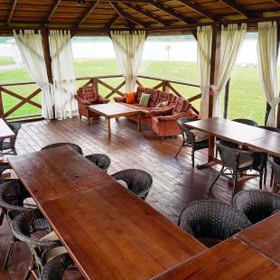 Беседки в загородном экопарке «Акварель»