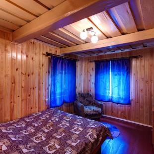 Спальная комната в усадьбе 'Нарочанский уголок'. Отдых на озере в Белоруссии
