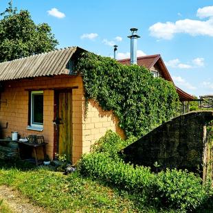 Территория усадьбы "Домик в деревне" в Гродненской области