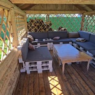 Беседка в усадьбе Friend’s House